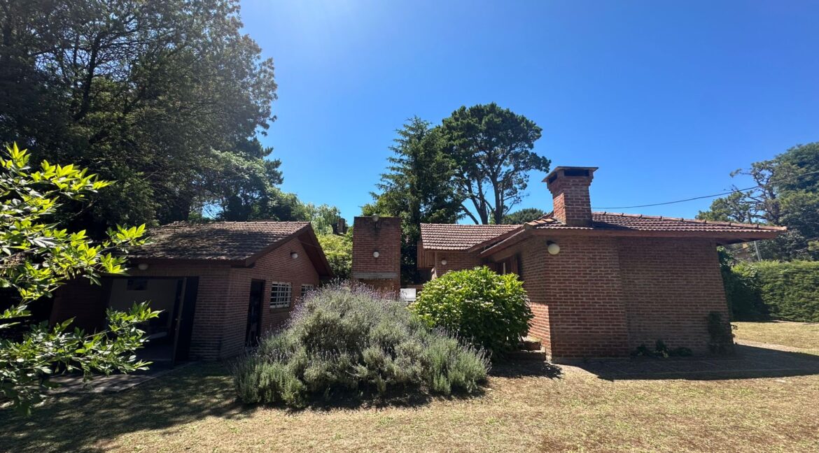 Cod 151 – Casa Rosales 2341