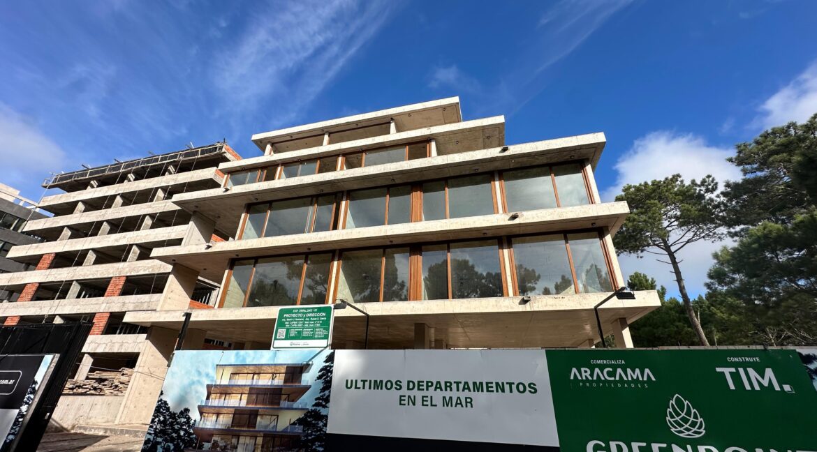 4ba21ee9-e3e4-4981-8723-7026ec9b8cb9