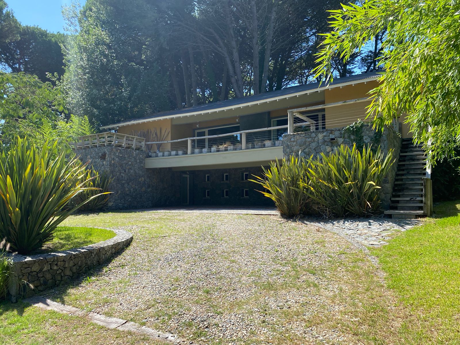 Cod 255 – Casa Divisadero